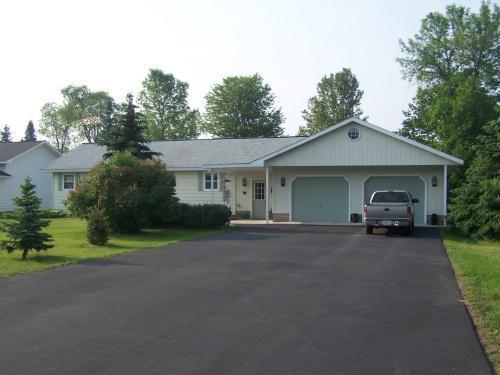 N7958 Island View Ln., Crivitz, WI 54114