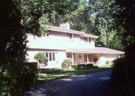 W310N6644 Chenequa Dr, Merton, WI 53029