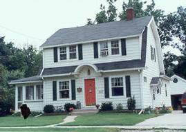 107 E Jefferson St, Oconomowoc, WI 53066