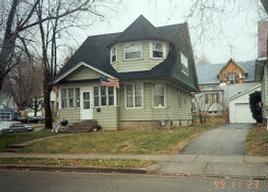 69 Grand Ave, Hartford, WI 53027