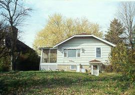 2138 W Shore Dr, Delafield, WI 53018