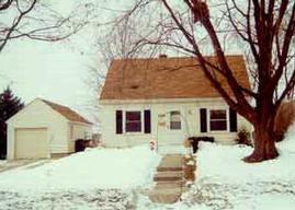 137 Summit Dr, Port Washington, WI 53074