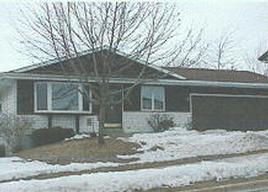 822 W Kings Ridge Ct., West Bend, WI 53090