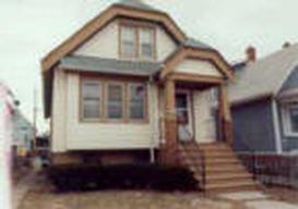2319 W Rogers, Milwaukee, WI 53204