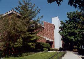 2260 W Good Hope Rd #332, Glendale, WI 53209