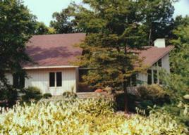 413 Deerpath -, Fontana, WI 53125