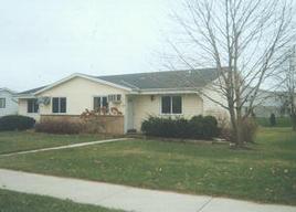 187 W Paradise Dr, West Bend, WI 53095