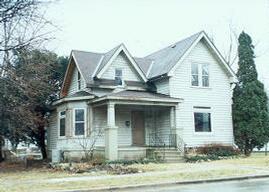 711 Westover St, Oconomowoc, WI 53066