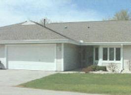 305 Hartford Sq., Hartford, WI 53027