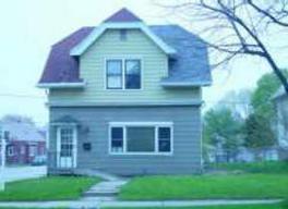 3200 S 9th St., Milwaukee, WI 53215