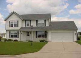 438 North Shore Ct., Pewaukee, WI 53072