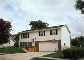 919 E Kings Ridge Ct., West Bend, WI 53090