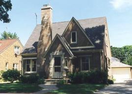 2556 N Lefeber Ave., Wauwatosa, WI 53213