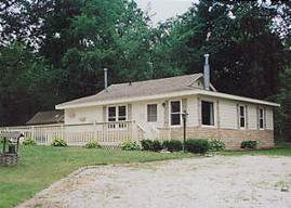 W283N2189 Beach Rd, Delafield, WI 53072