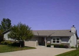 W163N10554 Ridgeview Ln, Germantown, WI 53022