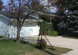 142 N Laurel Dr, West Bend, WI 53095