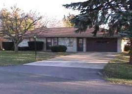 N69W21055 Pleasant St, Menomonee Falls, WI 53051