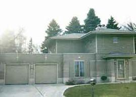 431 Harvard St., Oconomowoc, WI 53066