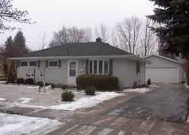 622 Pleasant Dr., West Bend, WI 53095