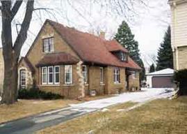 2564 N 89th St., Wauwatosa, WI 53226