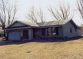 7949 S Wildwood Dr, Oak Creek, WI 53154