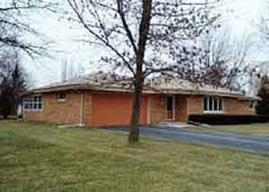 4955 S 65th St, Greenfield, WI 53220