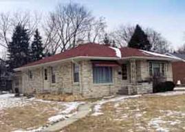 5425 N Navajo, Glendale, WI 53217