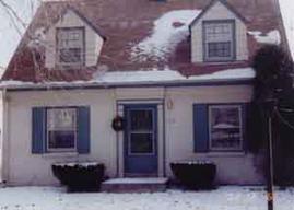 2458 N 114th St, Wauwatosa, WI 53226