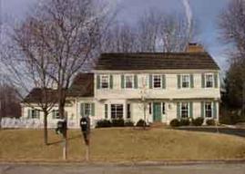 9905 N Lamplighter Ln., Mequon, WI 53092