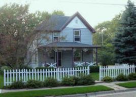 202 S Maple St, Oconomowoc, WI 53066