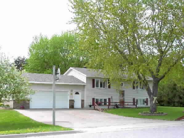 936 Amy Dr, Holmen, WI 54636