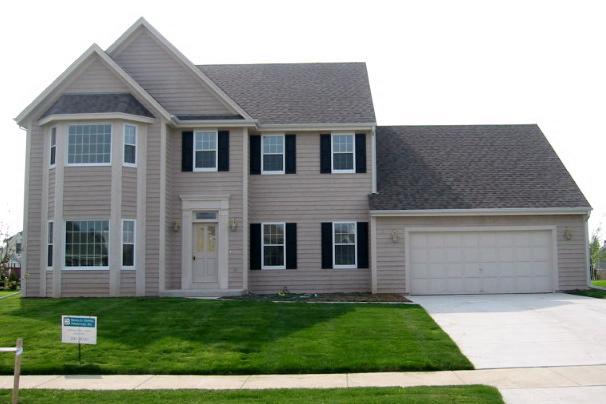 W73N434 Greystone Dr, Cedarburg, WI 53012