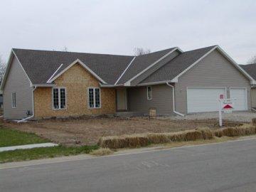 1181 Niagara Rd., Oconomowoc, WI 53066