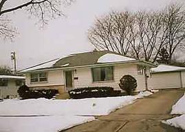 7824 W Lynmar Ct., Milwaukee, WI 53222