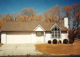 4150 E Barton Rd, Oak Creek, WI 53154