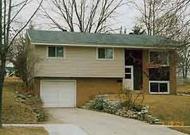 1928 Fairview Dr, West Bend, WI 53090