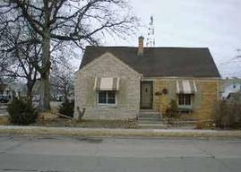 1124 Romayne Ave, Racine, WI 53402