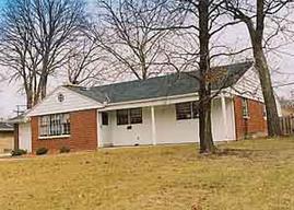 4520 N 109th St, Wauwatosa, WI 53225