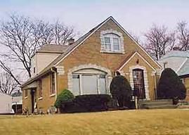 3353 W Lakefield Dr, Milwaukee, WI 53215