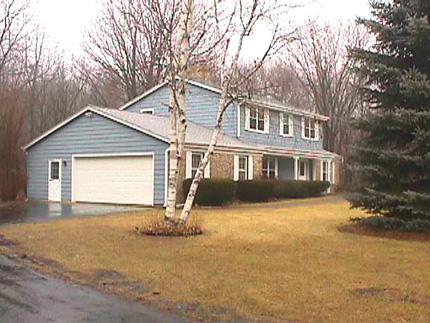 2417 Northwood Dr, Cedarburg, WI 53080