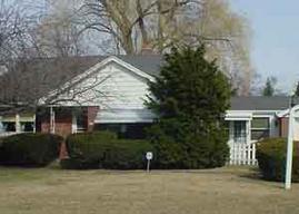 7258 N Iroquois Rd., Glendale, WI 53217