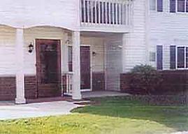 590 Pewaukee Rd. #B, Pewaukee, WI 53072