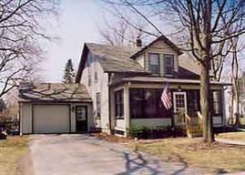 909 W Wisconsin, Oconomowoc, WI 53066