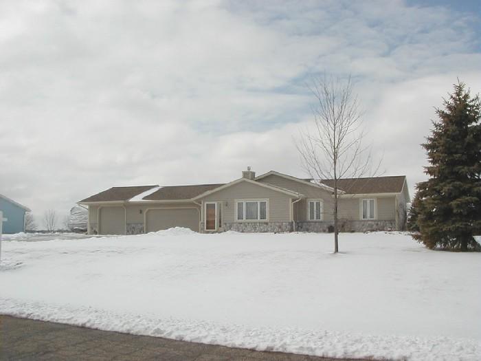 3927 Ernst Dr., Hartford, WI 53027