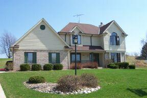 660 Greenway Ter., Hartland, WI 53029