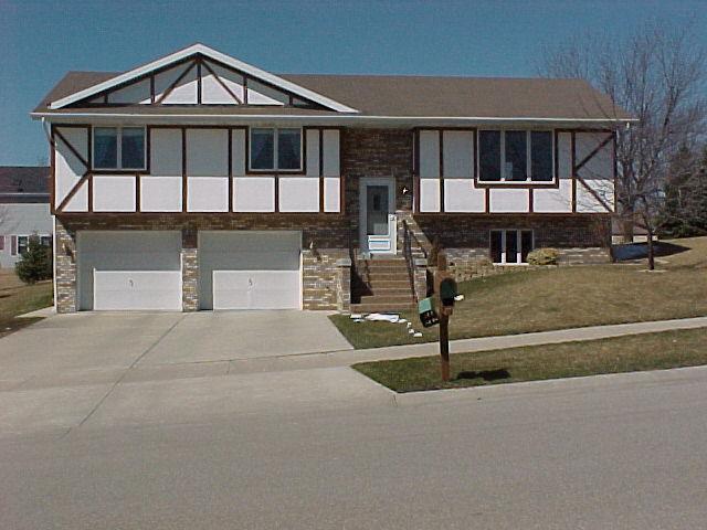 405 S Colonial Pkwy., Saukville, WI 53080