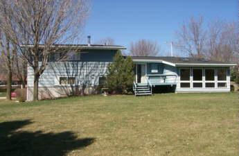 1061 Kiewert, Watertown, WI 53098