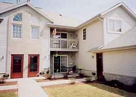 615 Quinlan #G, Pewaukee, WI 53072