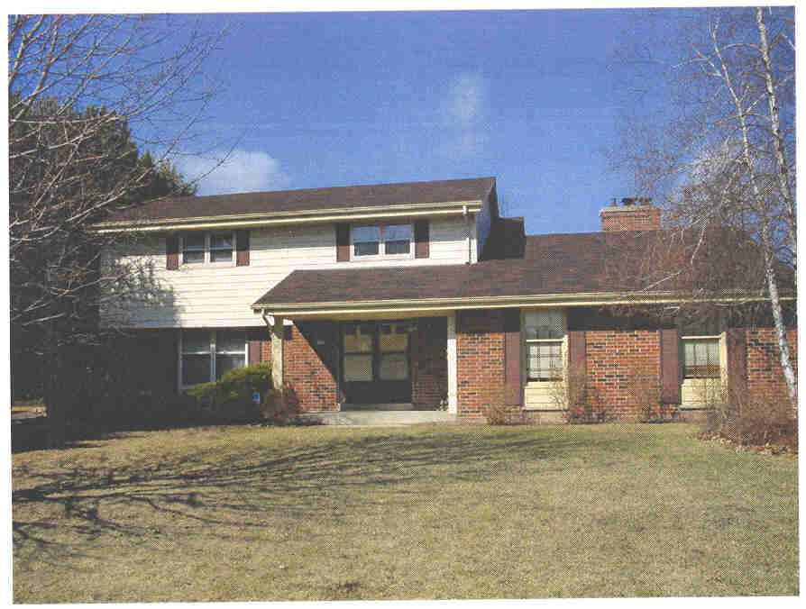 6529 N Range Line Rd, Glendale, WI 53209
