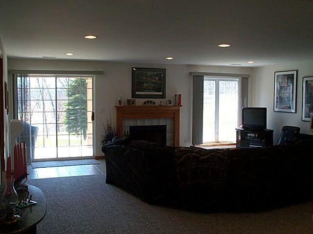 943 Lakeland #09-72, Geneva, WI 53147